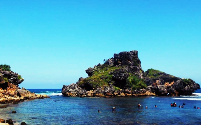 Pantai Nglambor