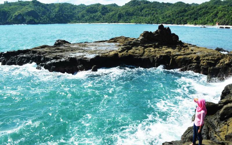 Pantai Wediombo