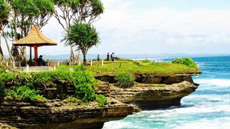 Pantai Batu Hiu